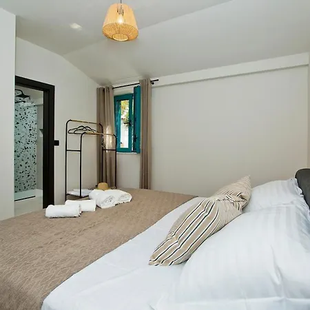 別荘 Katia フヴァル