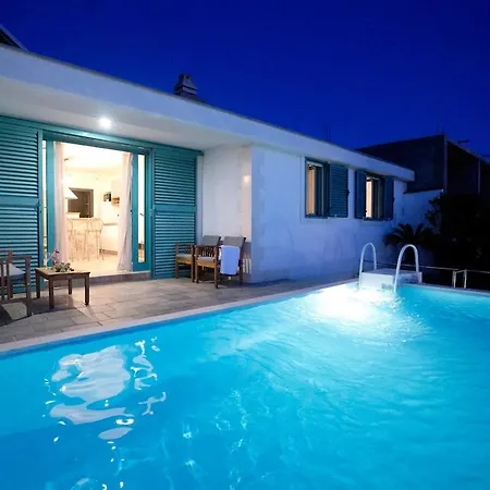 Katia 別荘 フヴァル